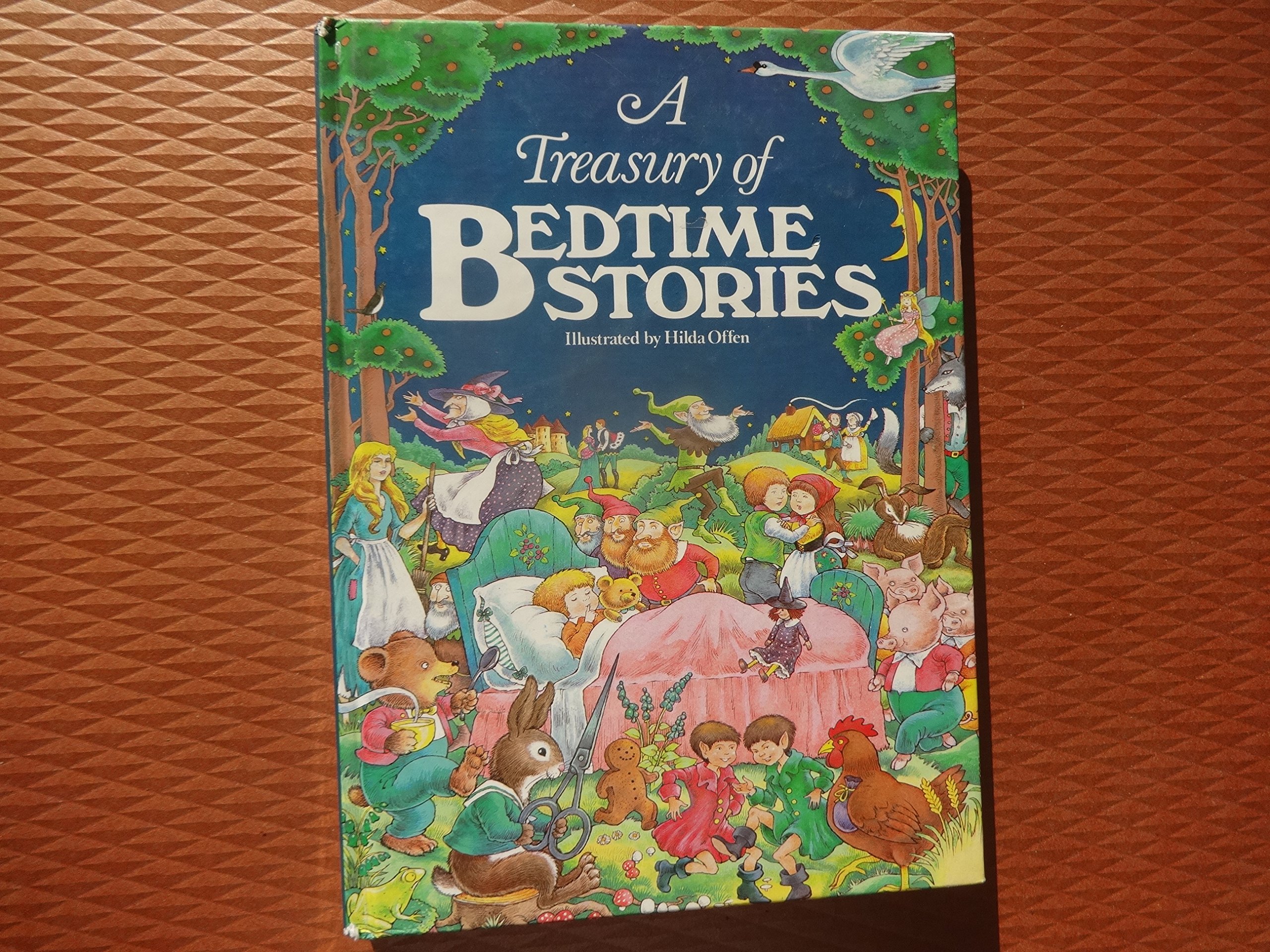 A Treasury Of Bedtime Stories: Linda Yeatman: 9780671444631: Books